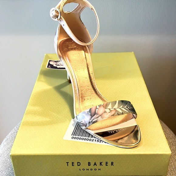 Ted Baker Woodland Strappy Sandal Nwt 
